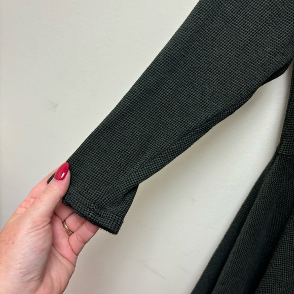 Cut Loose Waffle Knit Top - Picture 2 of 9